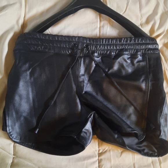 Black leather shorts brand new custom made satin lined.size med to large - Picture 2 of 3